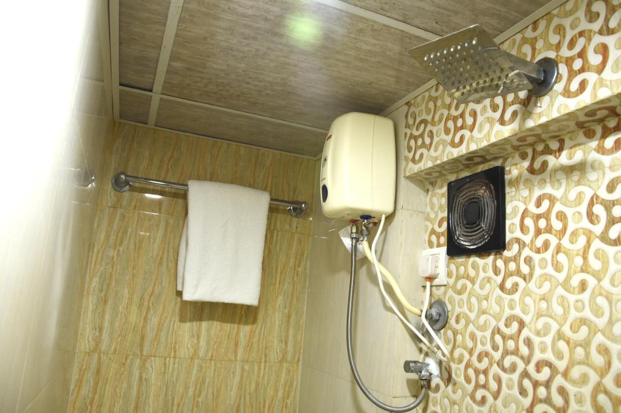 Hotel Galaxy Comforts Mumbai Eksteriør bilde